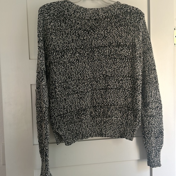 BCBGeneration Women’s Black and White Heathered Sweater Size Medium - Picture 6 of 6
